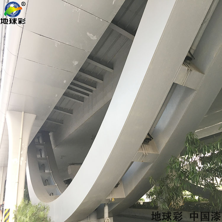 地彩牌鋼結(jié)構(gòu)專用漆耐低溫橋梁氟碳漆施工噴涂耐用20年